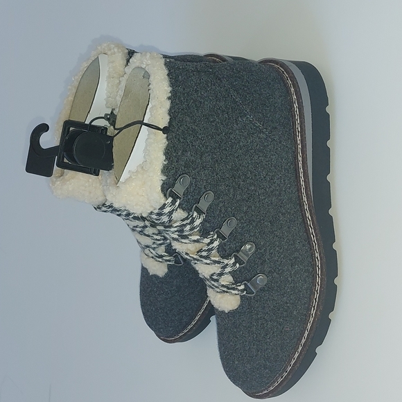 Madden NYC Hiker Wedge Boots - Picture 3 of 12